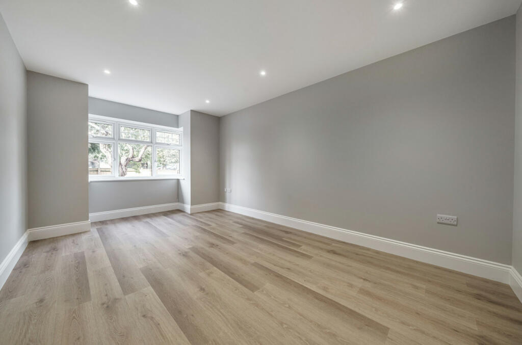 Glen Eyre Road — Bedroom